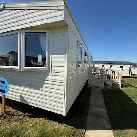 Caravan, Blue Dolphin, Filey